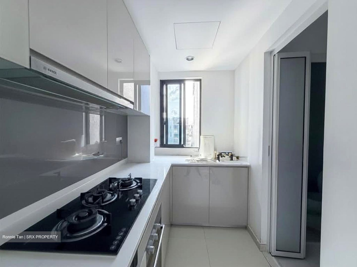 Lake Grande (D22), Condominium #557691211